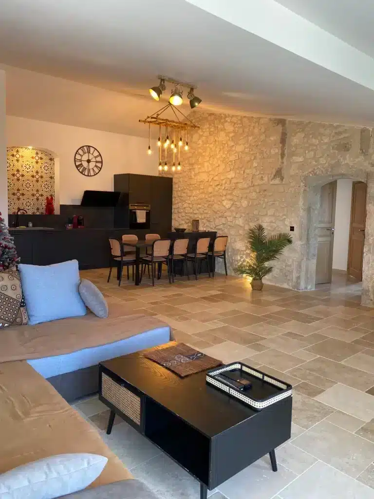 Gite des Hautes Vignes - sejour et salle a manger